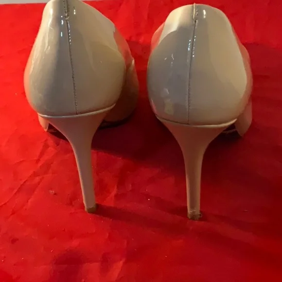 Mix No. 6 Patent Leather Tan Heels - Size 8 1/2 - Picture 6 of 11